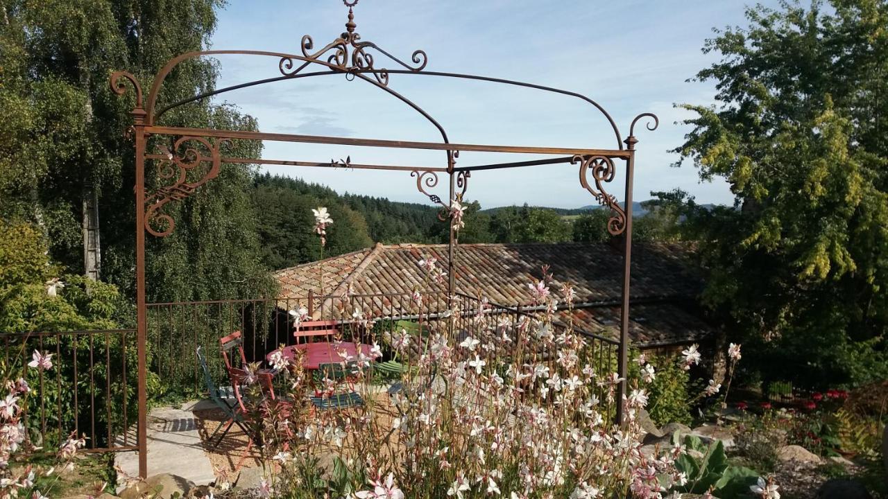 Les Folies De La Serve Ouroux Exteriör bild